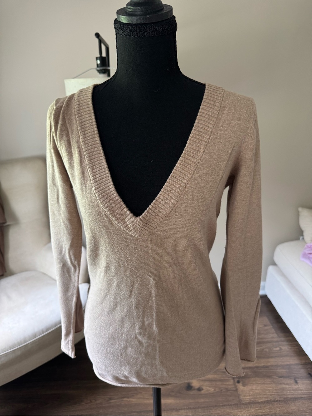 Old Navy‎ Taupe V-Neck Long Sleeve Sweater